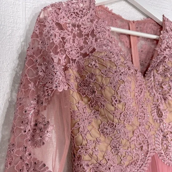 La Femme evening a line dress pink size 4